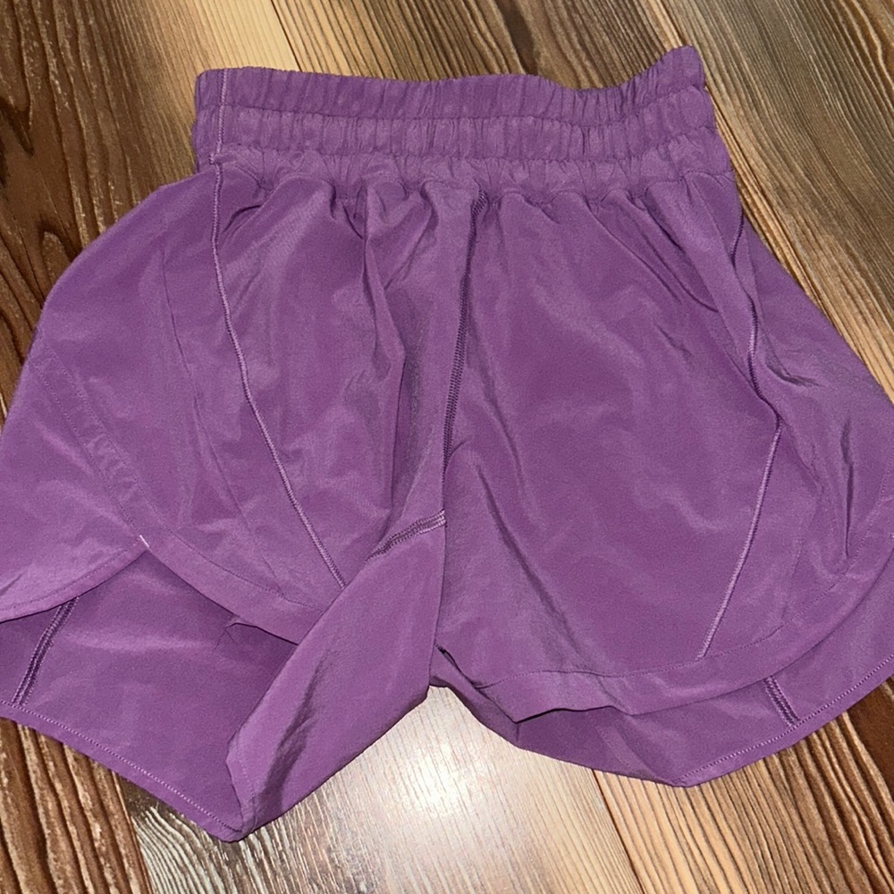 LULULEMON short size 4